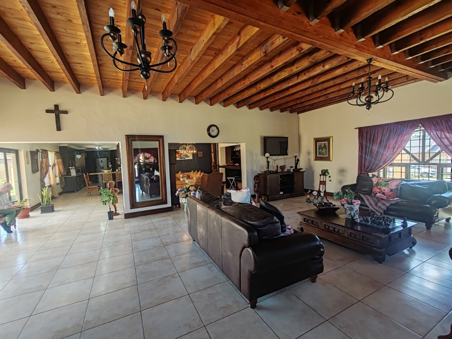 4 Bedroom Property for Sale in Strelitzia Park Eastern Cape